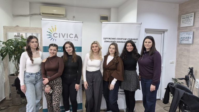 ✨ УСПЕШНО ДОДЕЛУВАЊЕ НА СЕРТИФИКАТИ ЗА КУРС ЗА ШМИНКА  ✨